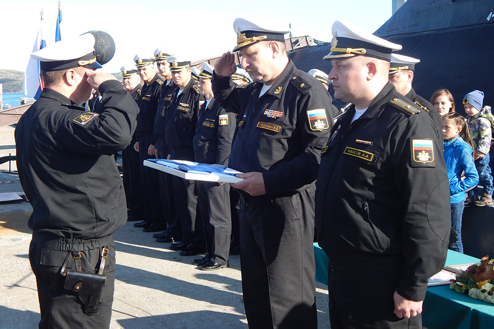 На третьем рыбинском катере специального назначения проекта 21980Э поднят военно-морской флаг