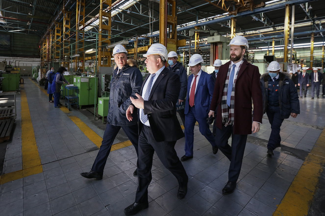 26 марта Глава ОСК Алексей Рахманов ознакомился с производственными площадками судостроительного завода «Вымпел»