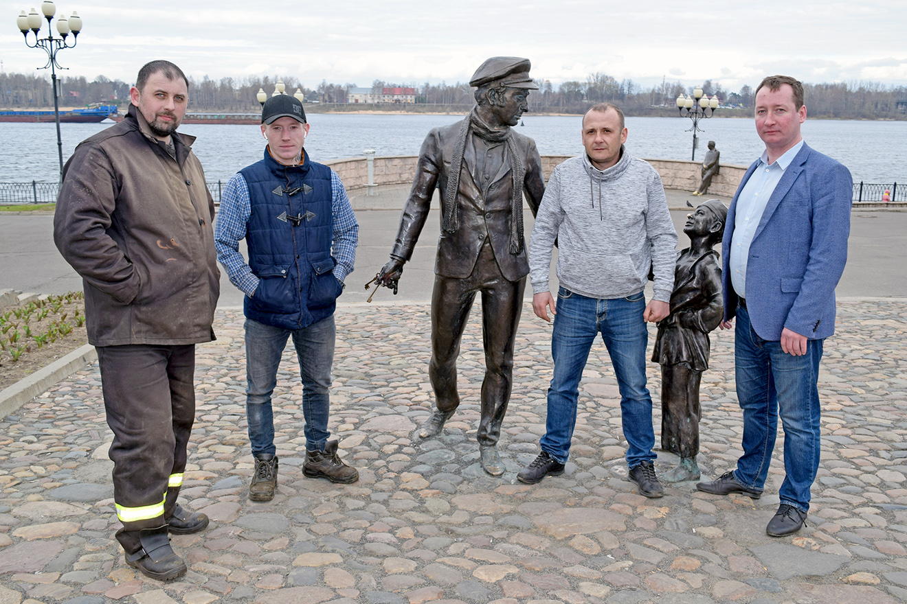 Работники «Вымпела» помогли вернуть ключи скульптуре Остапа Бендера